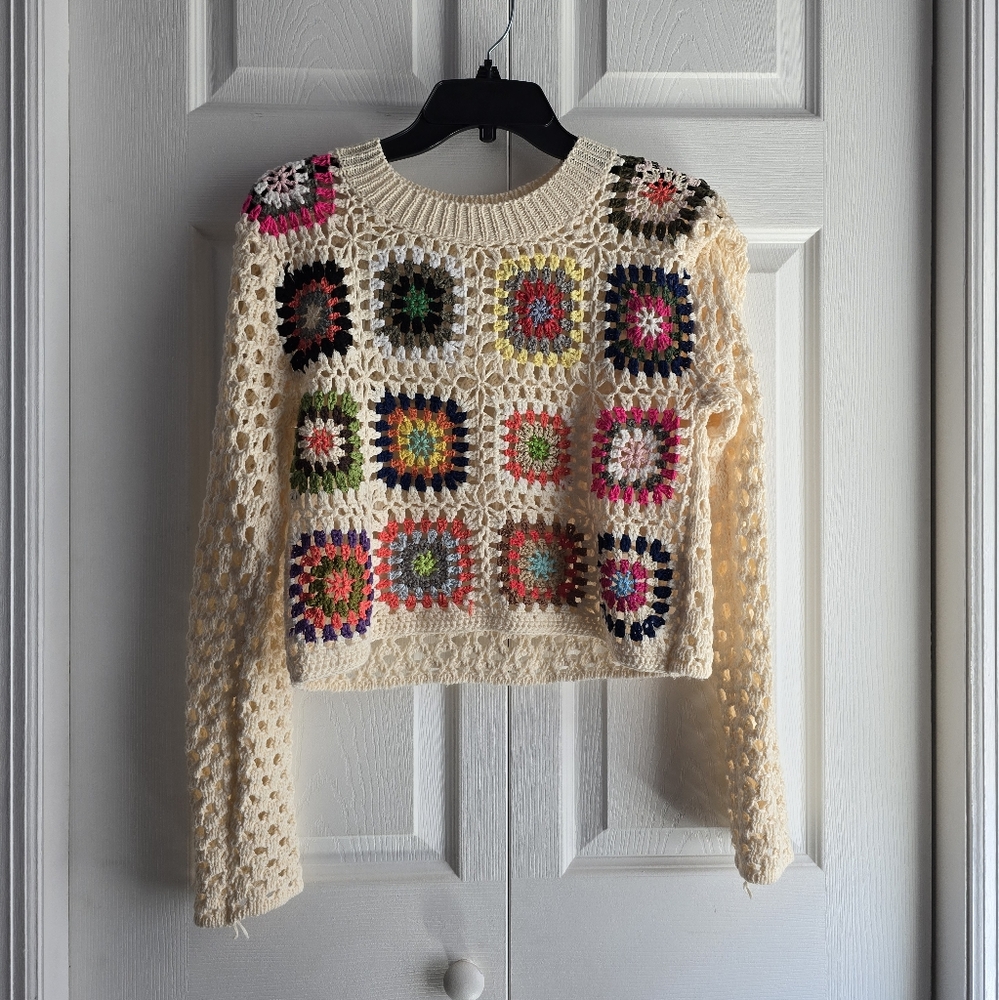 Debut Cream Crochet Cropped Sweater Size Small
